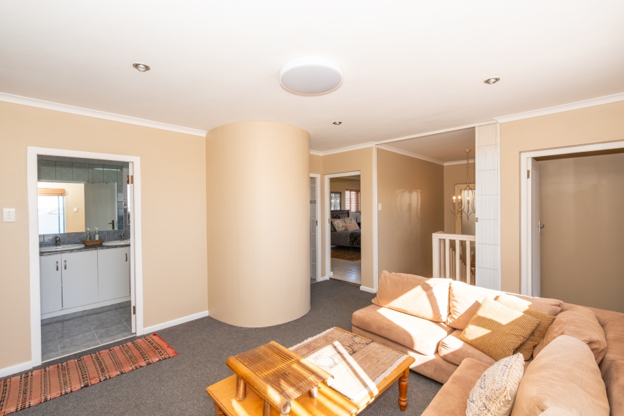 4 Bedroom Property for Sale in Paradise Beach Western Cape